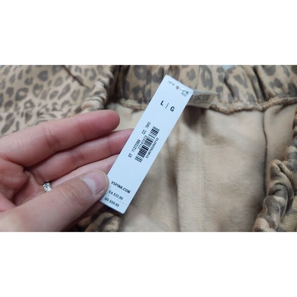 Victoria's Secret Women's Size L Leopard Ivy Fleece Oversized Sweatpants NWT - Picture 3 of 7
